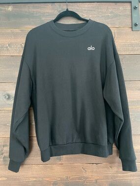 ALO Yoga Women’s Black Crewneck Sweatshirt with Small Logo